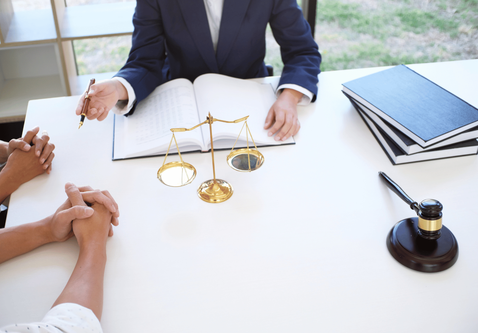 Factors to Consider When Hiring an Aviation Accident Lawyer